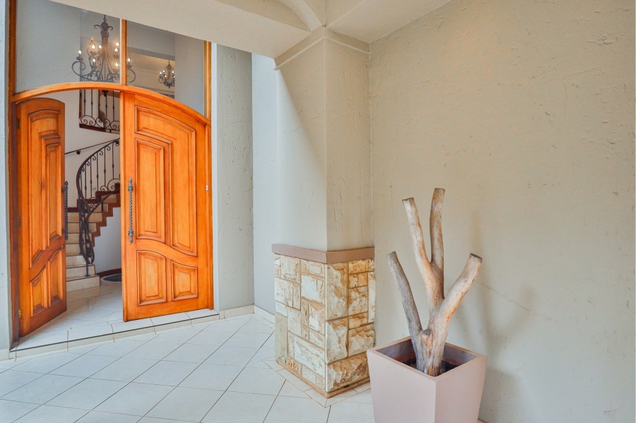 5 Bedroom Property for Sale in Xanadu Eco Park North West